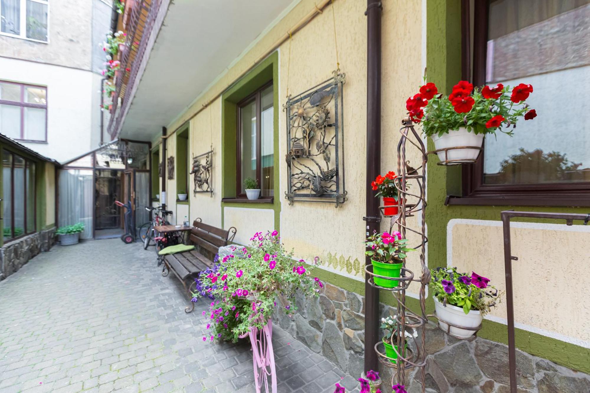 Staryi Krakiv Otel Lviv