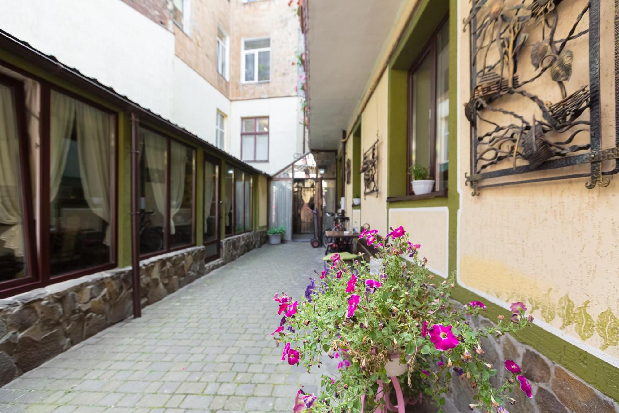 Hotel Staryi Krakiv Lwów