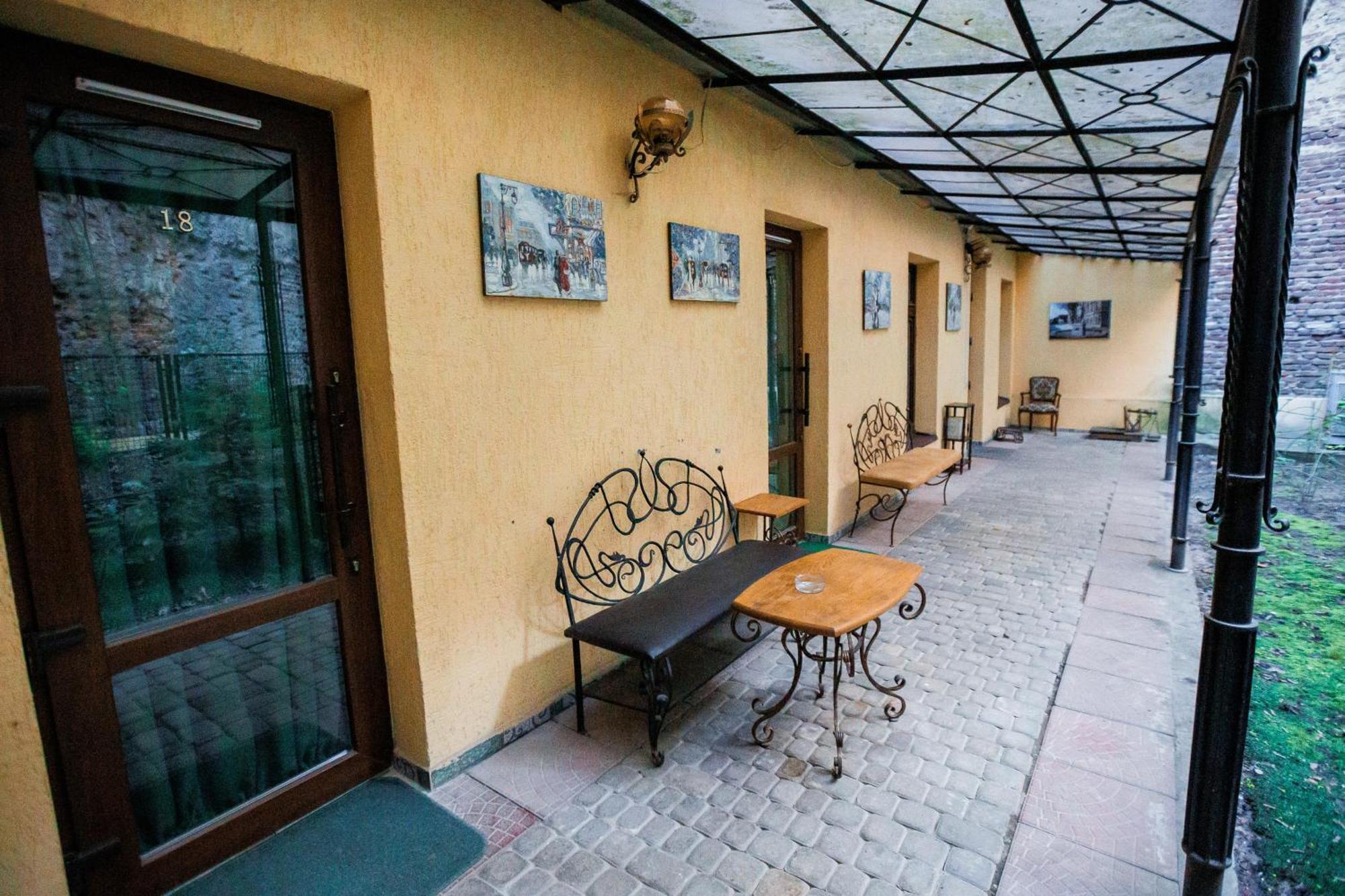 Staryi Krakiv Otel