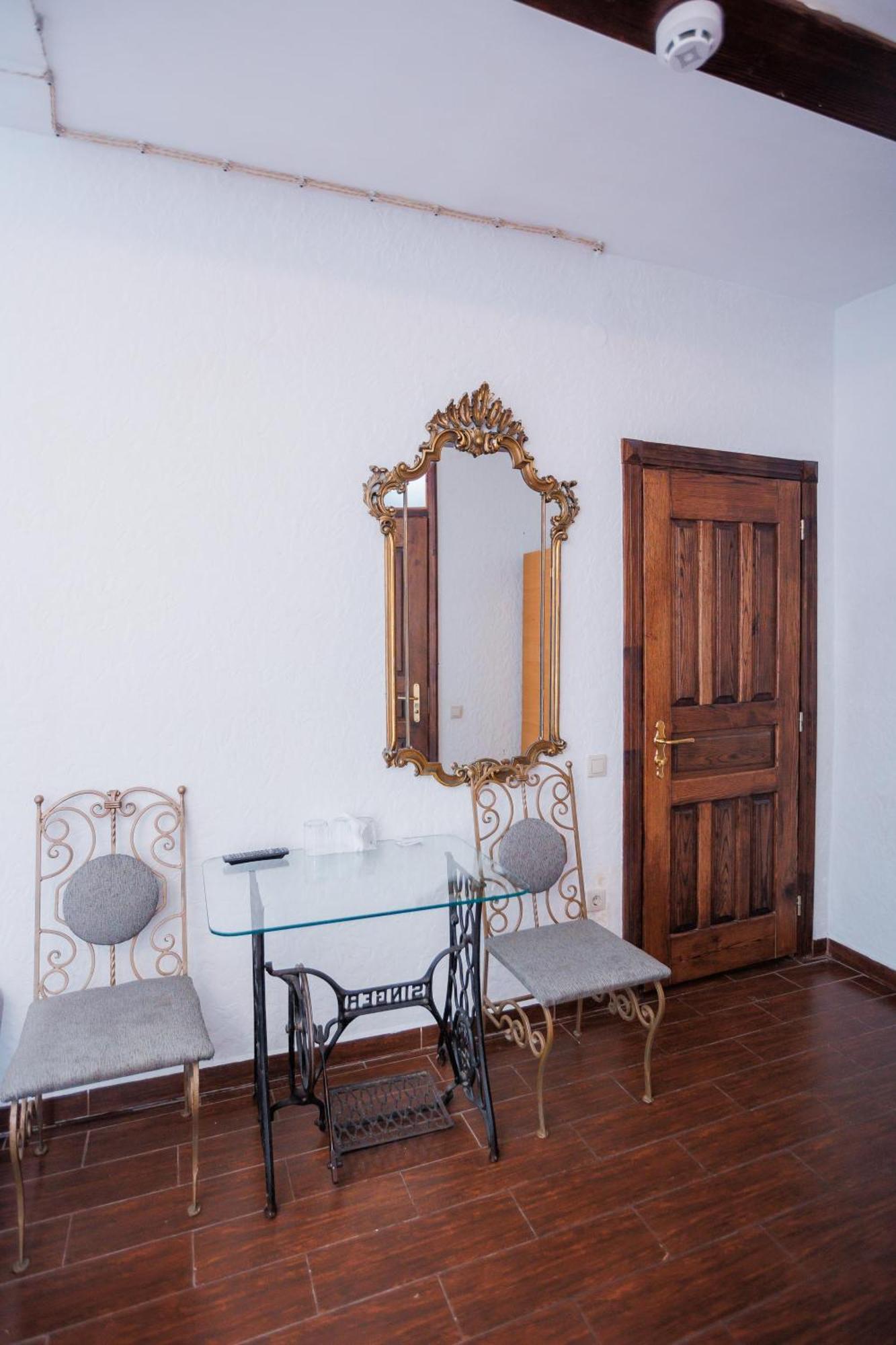 Otel Staryi Krakiv 4*