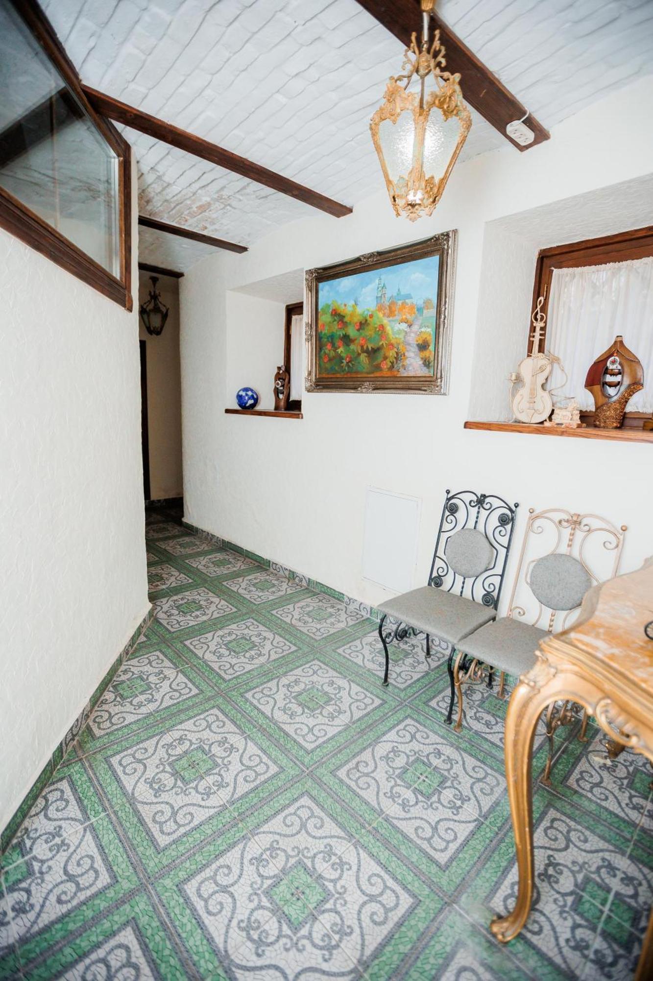 Staryi Krakiv 4*
